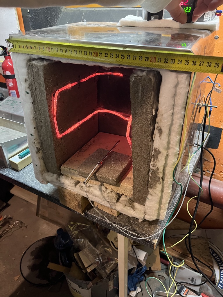 Building Kiln 2 at Studentenstadt workshop