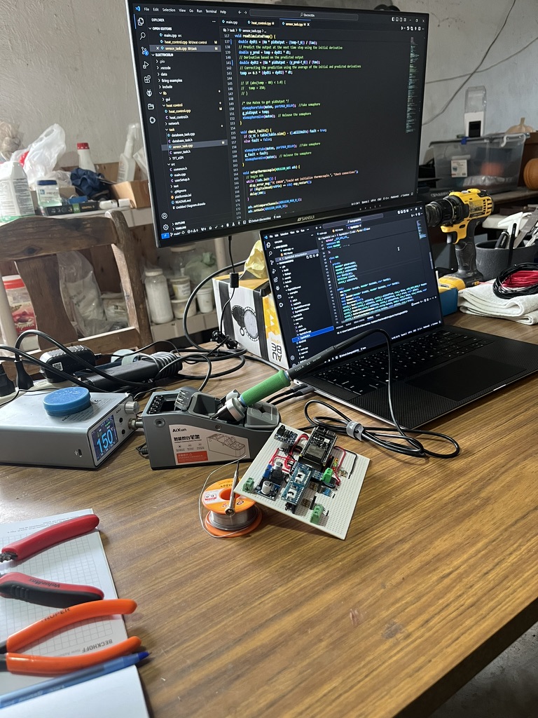 Controller board inside the Modbus-generation panel