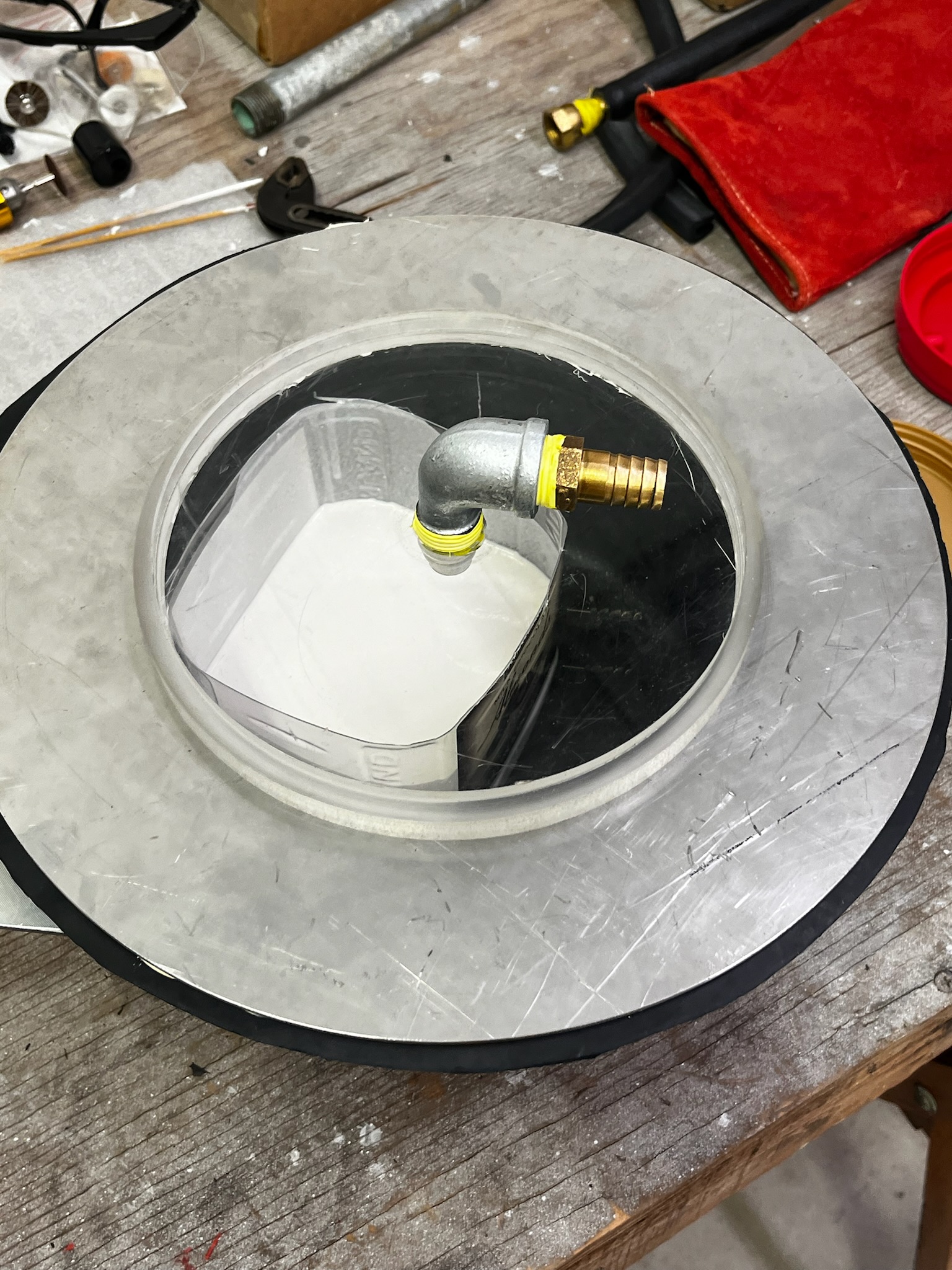 Custom degassing chamber lid