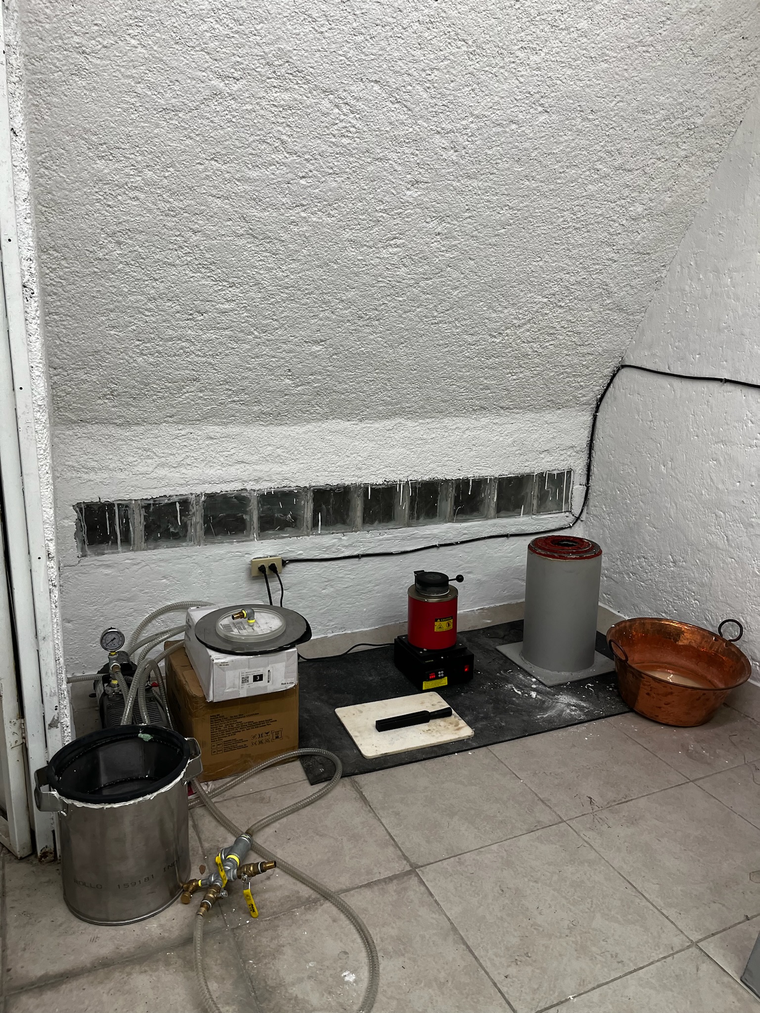 Completed vacuum casting system